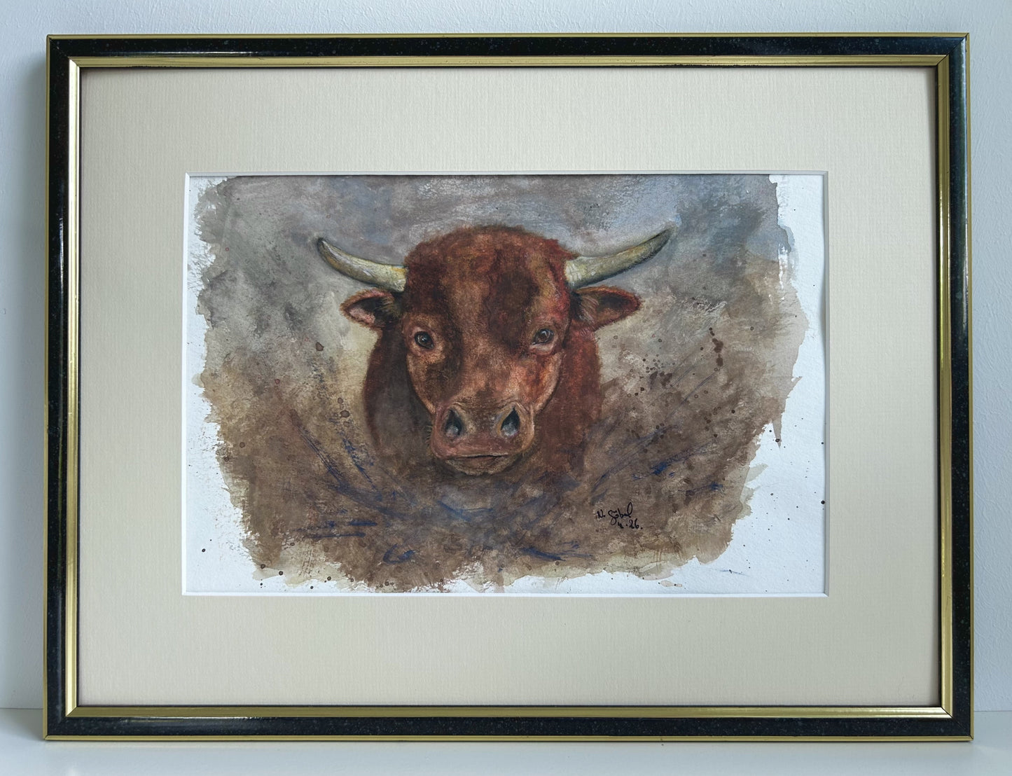 Originalkunst Stier als Aquarell "Standhaft" von Nicole Göbel im Rahmen.