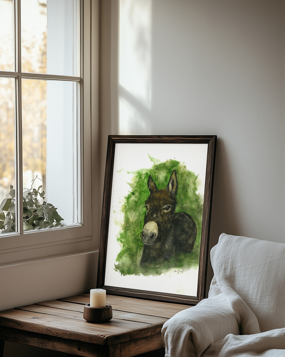 Fine Art Print nach dem Aquarell 
„Gemüt“ von Nicole Göbel im Rahmen an einer Wand, Raumansicht KI-generiert